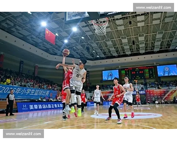篮球争锋扬风采，强者争锋志未改，决战赛场展豪迈